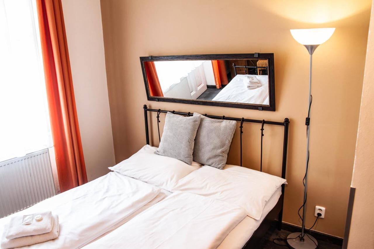 Hotel Sunflower Praga Exterior foto