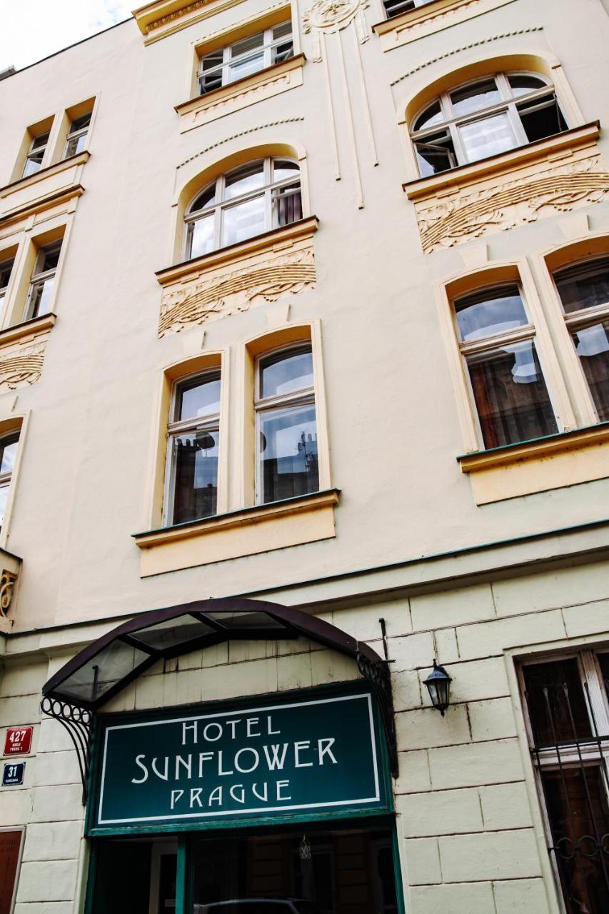Hotel Sunflower Praga Exterior foto