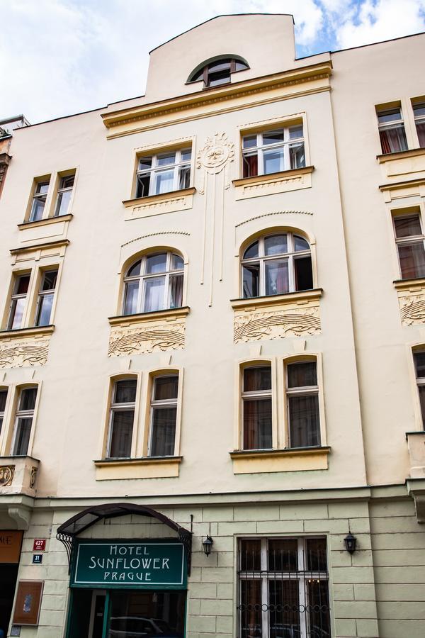 Hotel Sunflower Praga Exterior foto